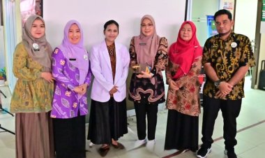 Dokter Spesialis Kebidanan RSUD Arifin Achmad dr. Jojor Sihotang, Beri Penyuluhan