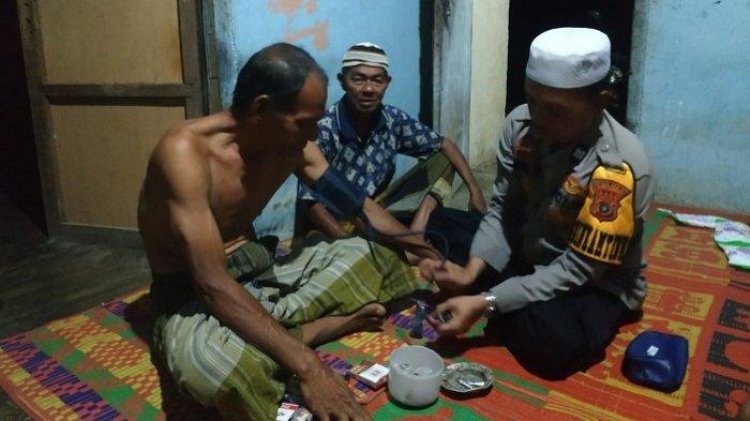 Polres Aceh Barat Bantu Warga Woyla Timur Sembuhkan Penyakit Stroke