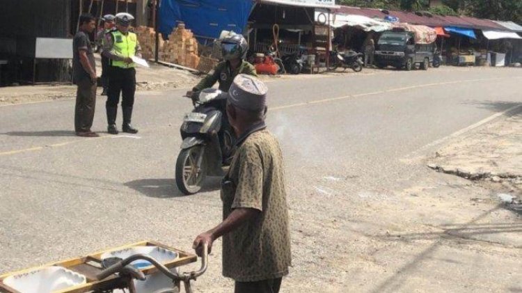 Kecelakaan di Jalan Nasional Aceh Barat Daya, Pengendara Sepeda Motor Tabrakan dengan Truk