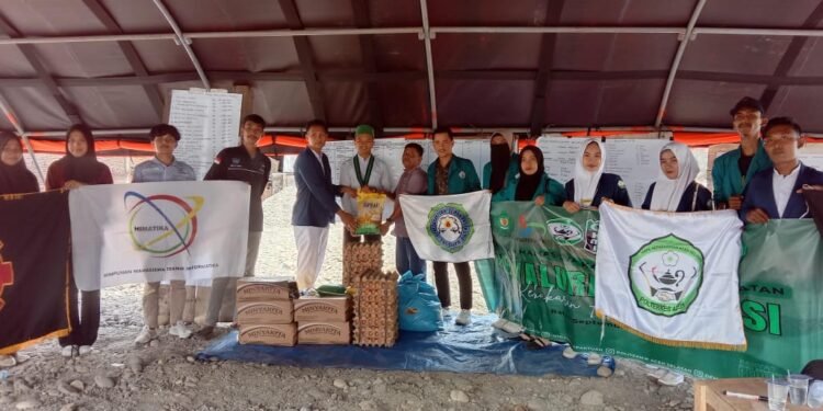 Persatuan Mahasiswa Aceh Selatan Salurkan Bantuan Untuk Korban Kebakaran di Kec. Kluet Utara