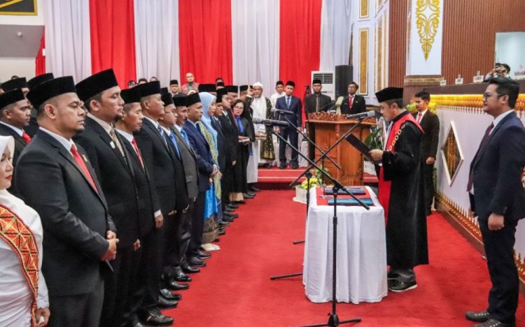 50 Anggota DPRD Kota Pekanbaru Masa Jabatan 2024-2029 Resmi Dilantik