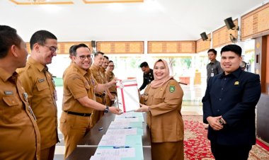 Kepala BPKAD  Dr. H. Aready, SE, M.Si Hadiri Penyerahan DPA-SKPD 2025 dan Dan komitmen Pemerintah Dalam Pembangunan Daerah Kabupaten Bengkalis