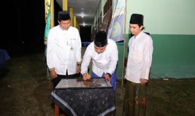 Wabup Siak Husni Resmikan Ruang Kelas Baru Pondok Pesantren Kandangan