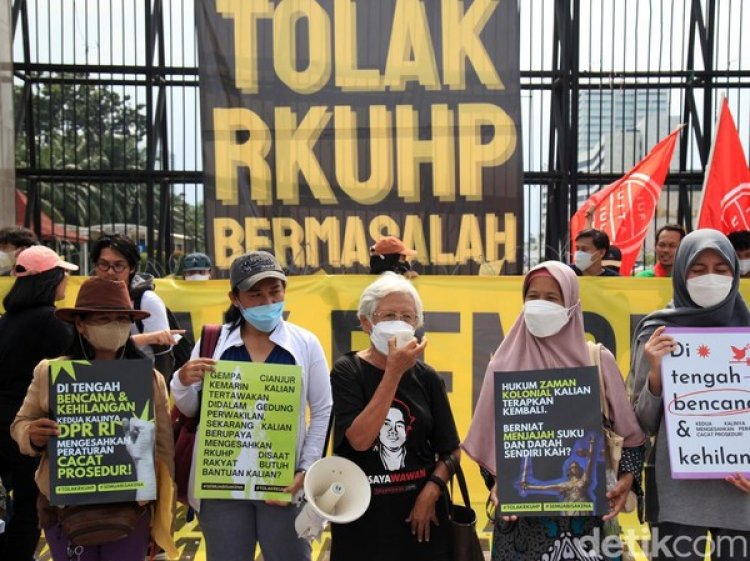 Beberkan 11 Pasal Bermasalah, YLBHI Minta RUU KUHP Tidak Buru-buru Disahkan