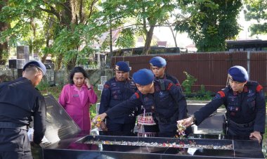 Gegana Riau Peringati HUT ke-51 dengan Ziarah dan Tabur Bunga di TMP Kusuma Dharma