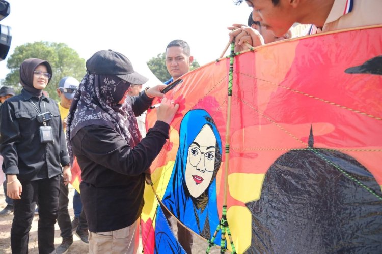 Festival Layangan Siak Jadi Magnet Wisata, Bupati Afni Tekankan Pelestarian Budaya