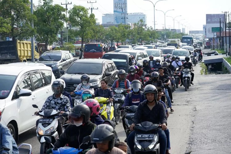 Lonjakan Pengunjung Pusat Belanja Picu Kemacetan, DPRD Pekanbaru Minta Antisipasi