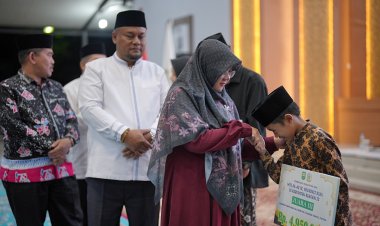 Bonus Naik 10 Persen dan Hadiah Umrah Tetap Diberikan, Bupati Afni Lepas Kafilah MTQ Siak